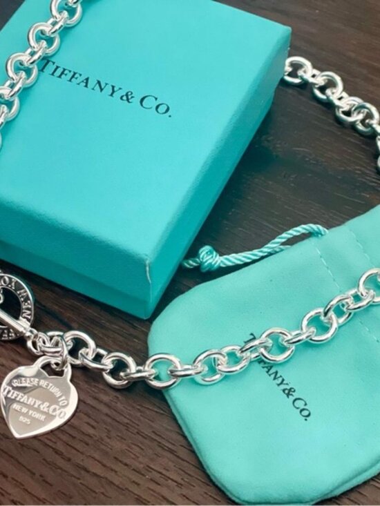 None Jewelry - Tiffany & Co 925 Silver Return to Tiffany Heart Toggle Necklace